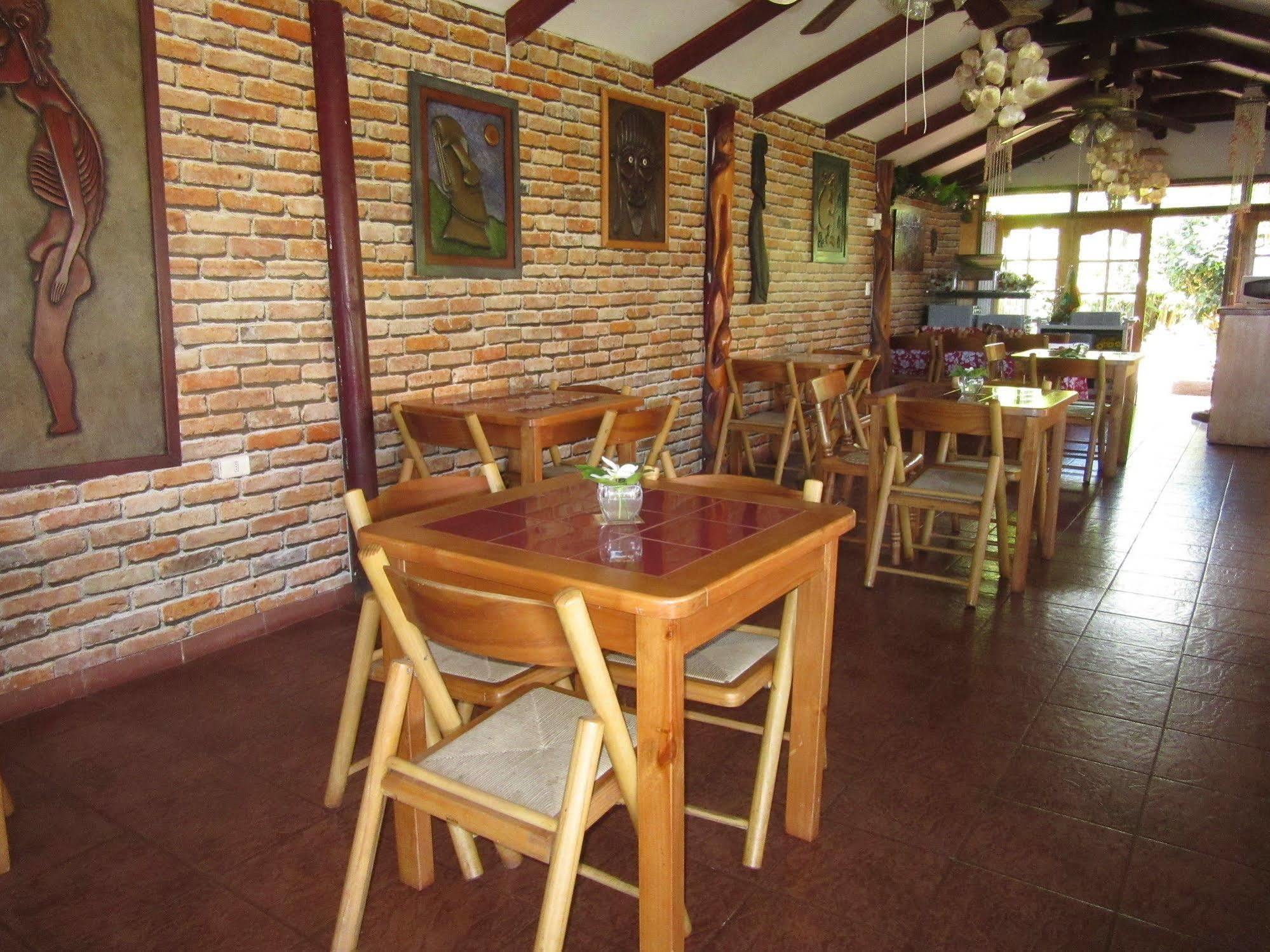 Mataveri Inn Hanga Roa Exterior foto